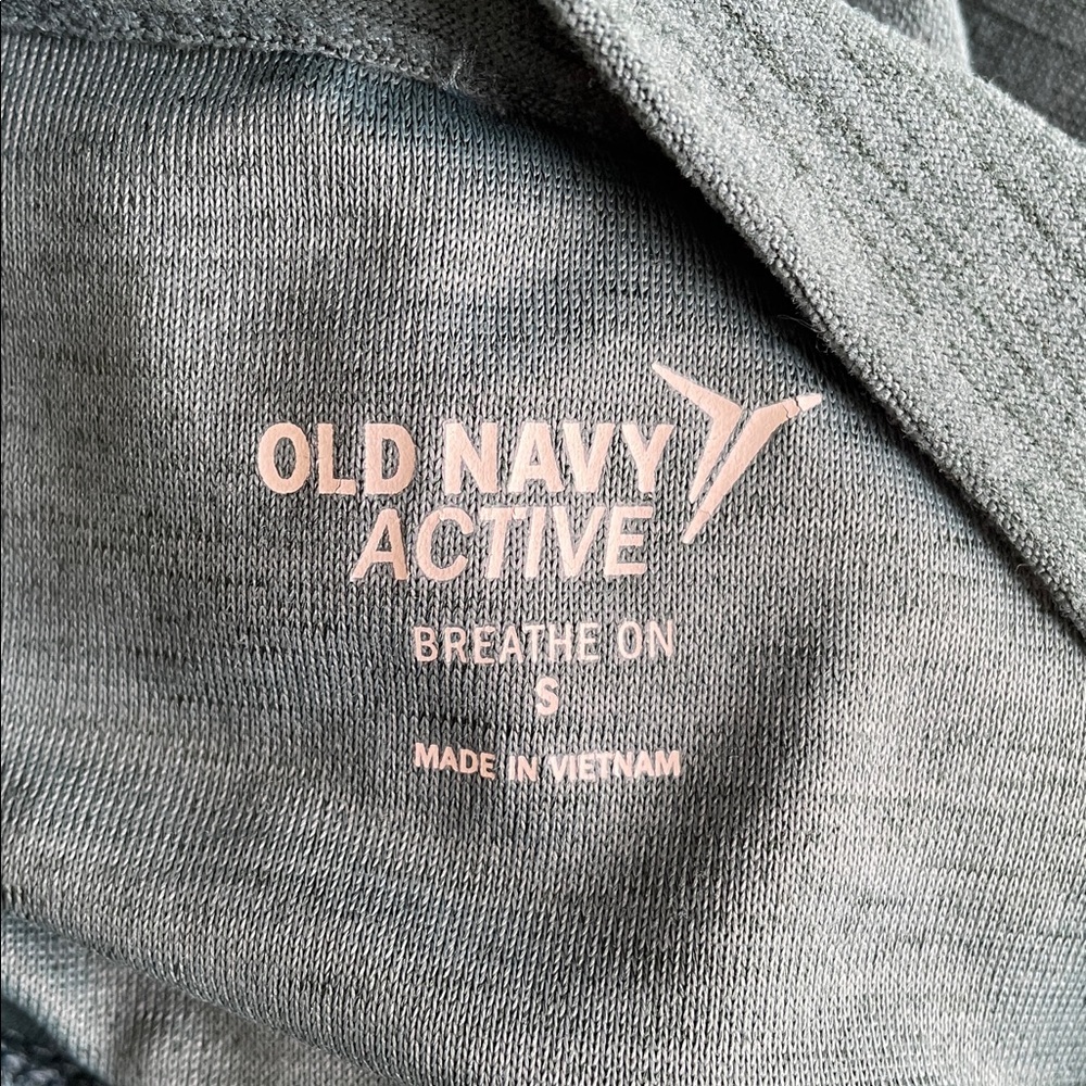 Old Navy Emerald Long Sleeve Breathe On Knot Tee - Picture 4 of 6